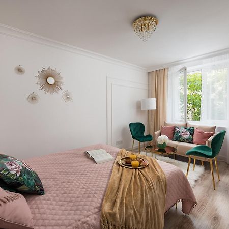 Lovely Downtown Studio At Most Lively Hoza Street, Discover Warsaw On Foot מראה חיצוני תמונה