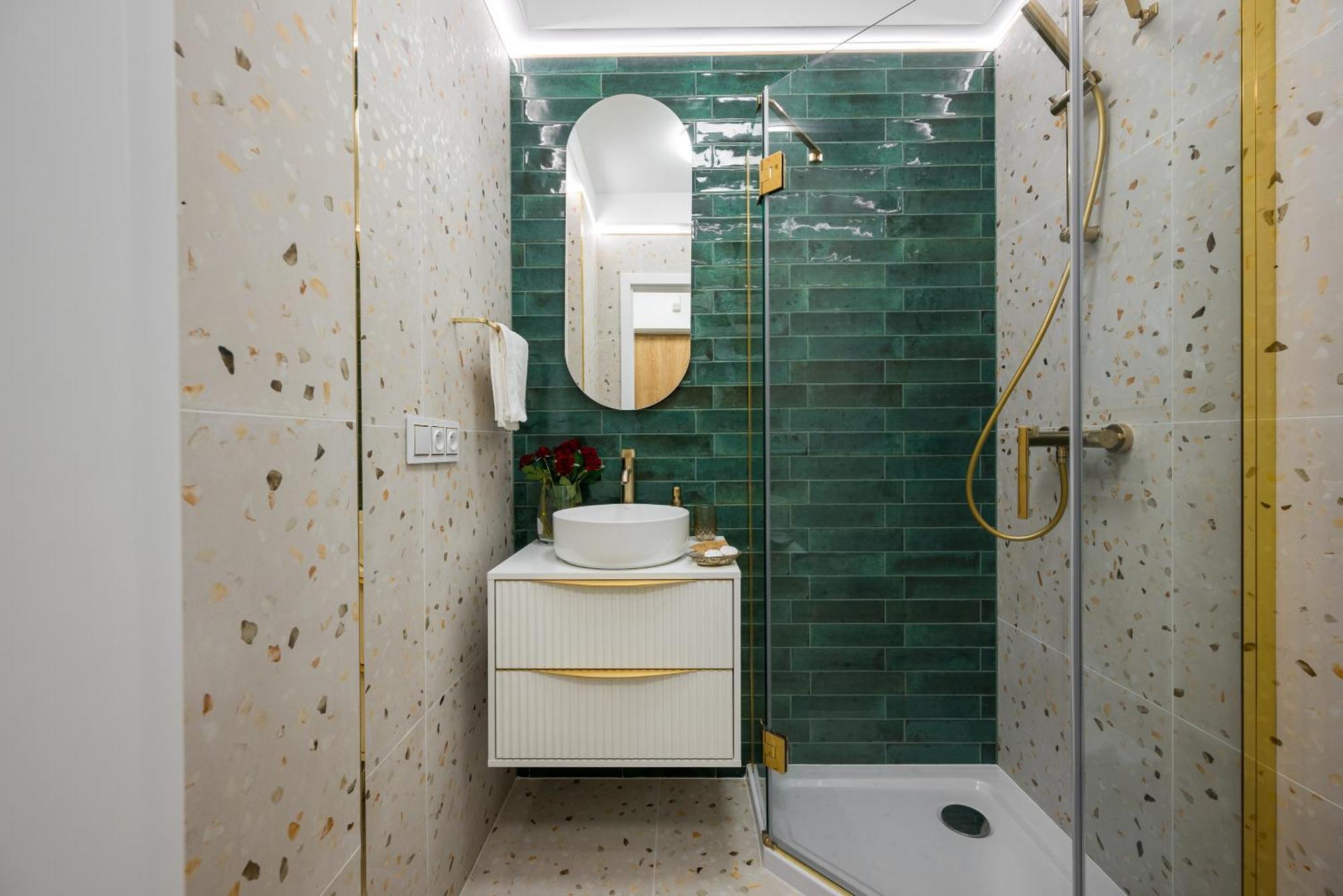 Lovely Downtown Studio At Most Lively Hoza Street, Discover Warsaw On Foot מראה חיצוני תמונה
